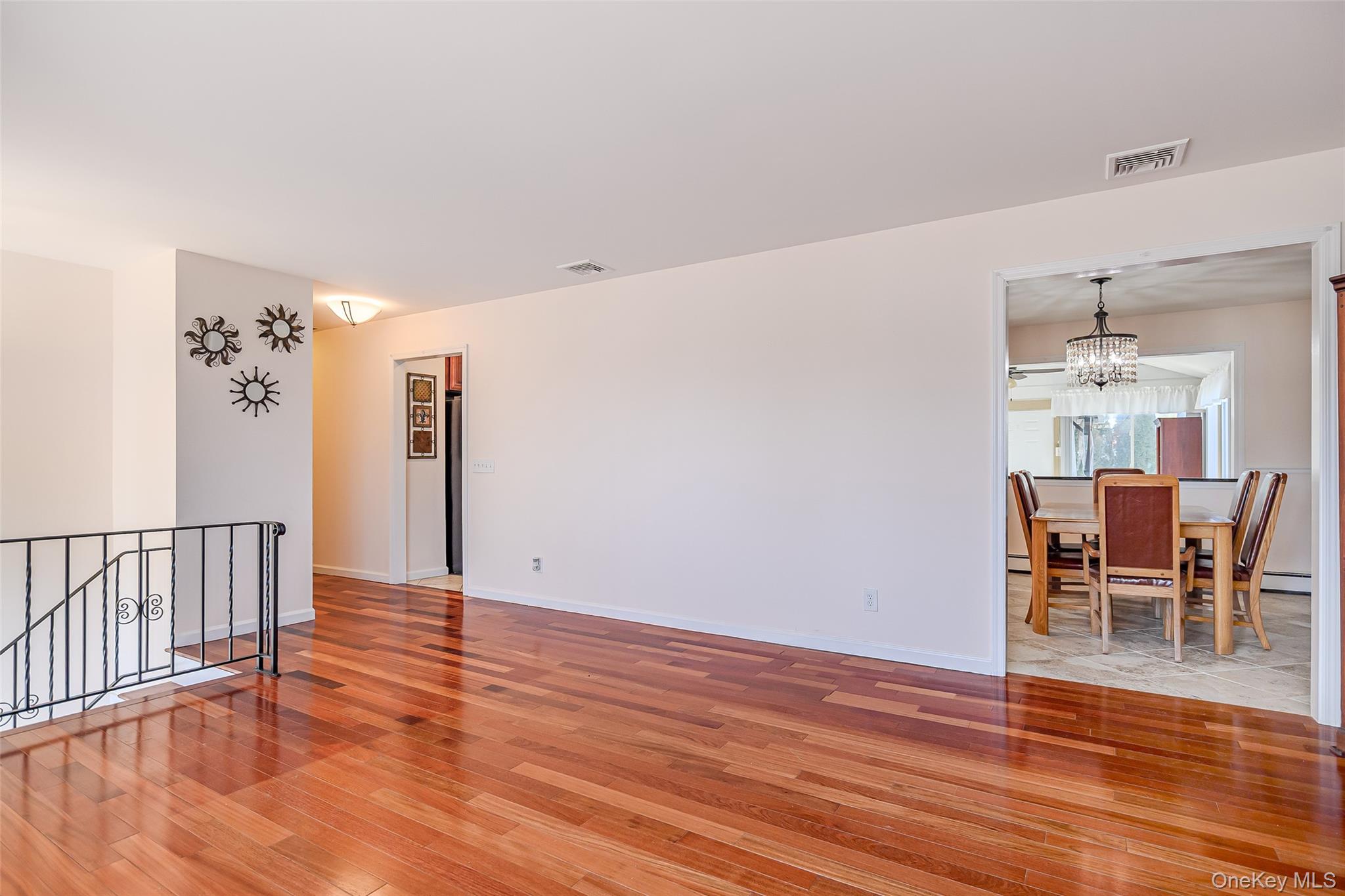 #5 photo, 7 Bittersweet Dr, Danbury, Call Listing Agent , CT 06811