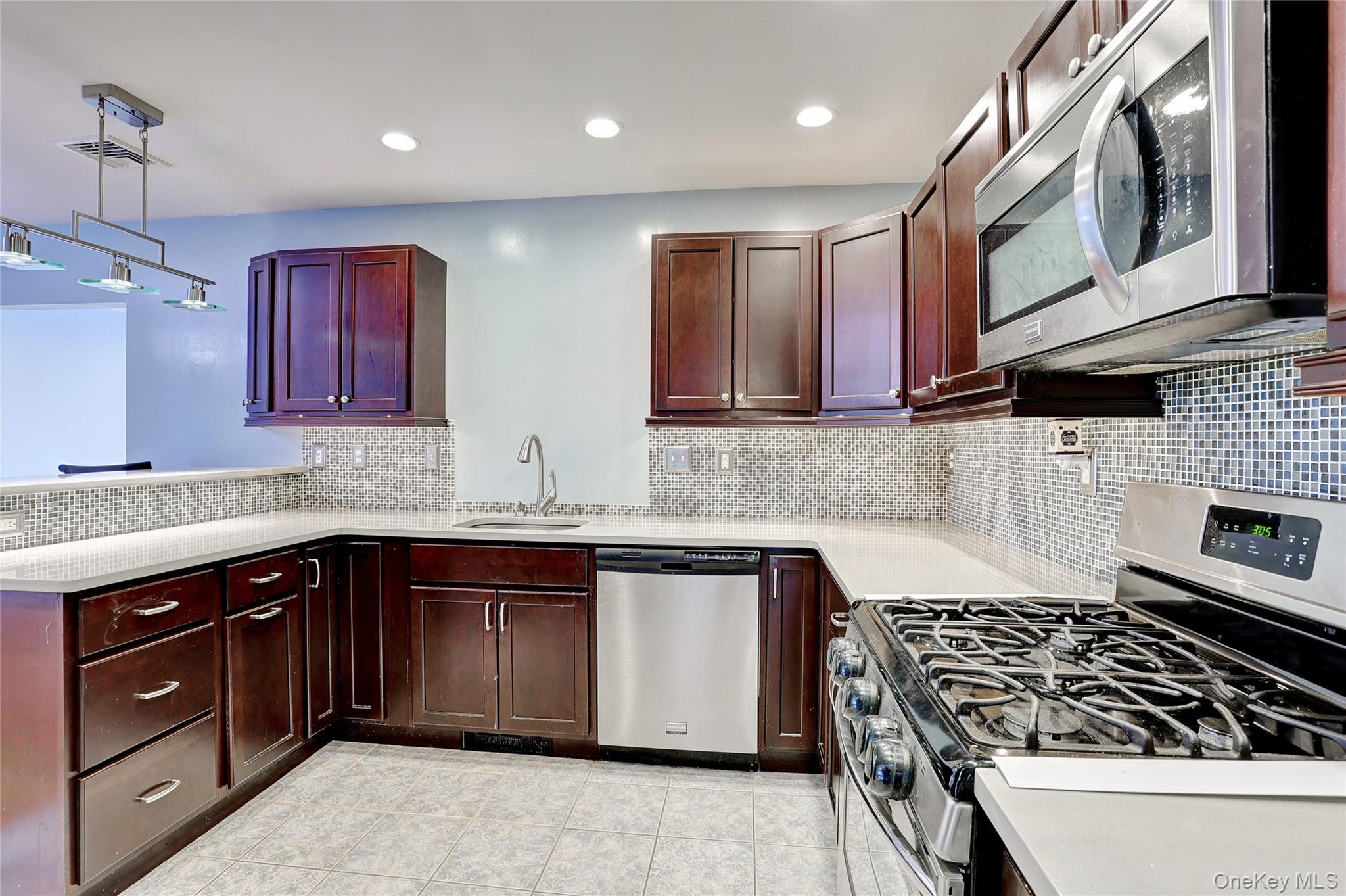 #11 photo, 6 Hemlock Lane, Thiells , NY 10984