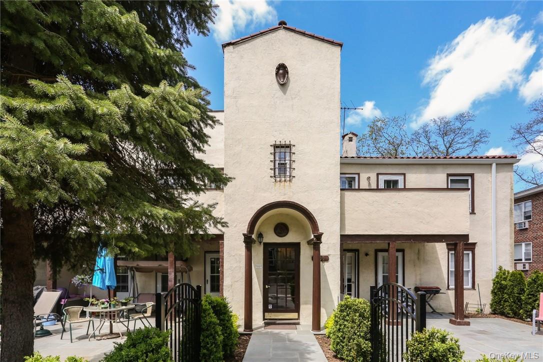 #19 photo, 107 Kensington Road, Бронкс ‖ Bronxville , NY 10708