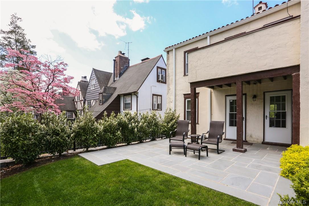 #2 photo, 107 Kensington Road, Бронкс ‖ Bronxville , NY 10708