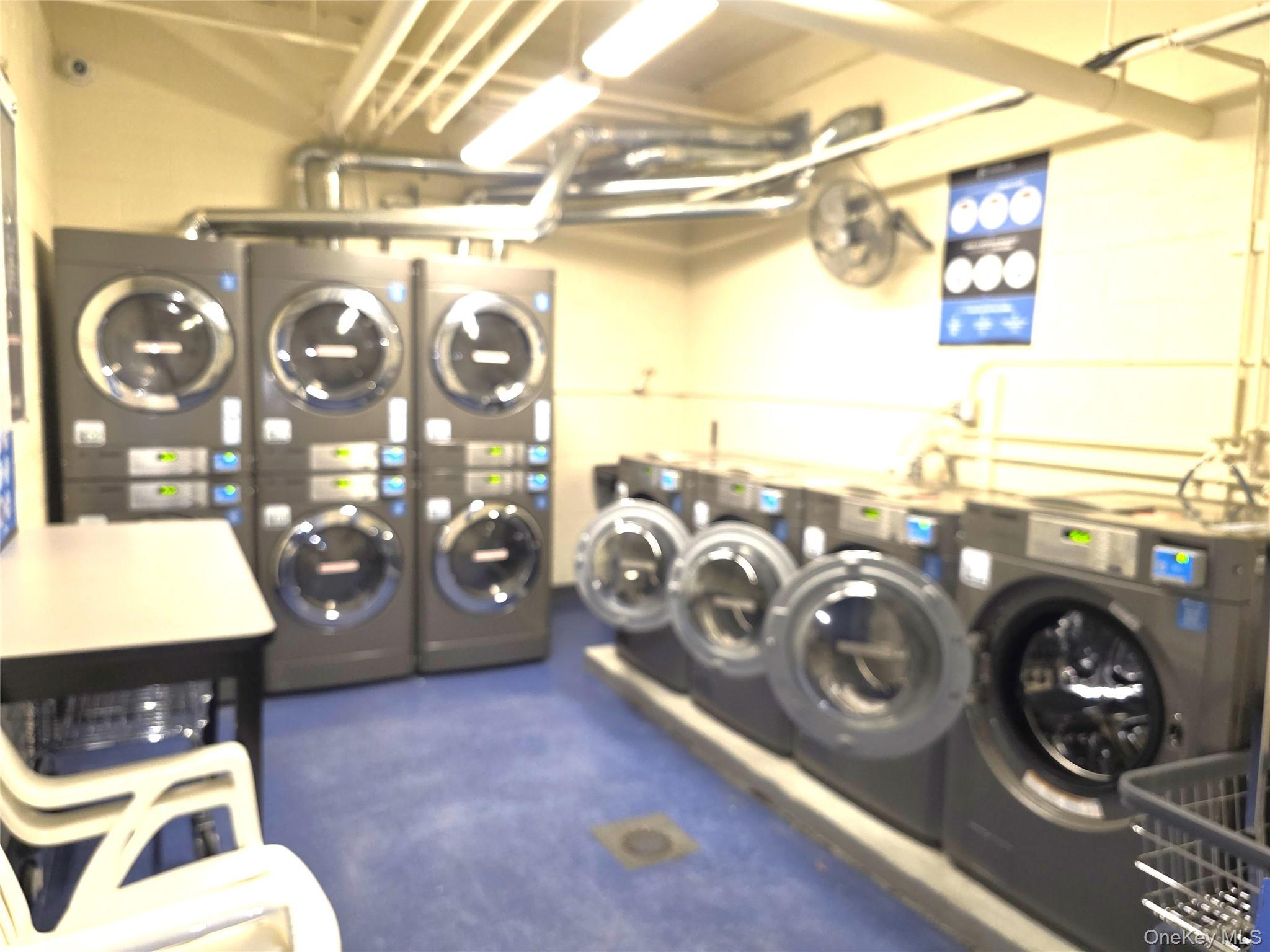 #11 photo, 1332 Metropolitan Avenue, برونكس Bronx , NY 10462