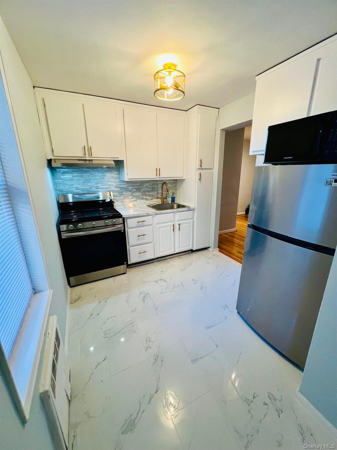 #3 photo, 1332 Metropolitan Avenue, برونكس Bronx , NY 10462