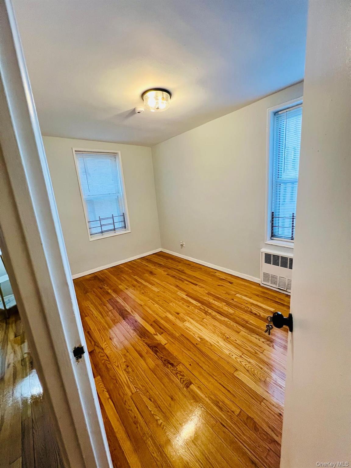 #8 photo, 1332 Metropolitan Avenue, برونكس Bronx , NY 10462