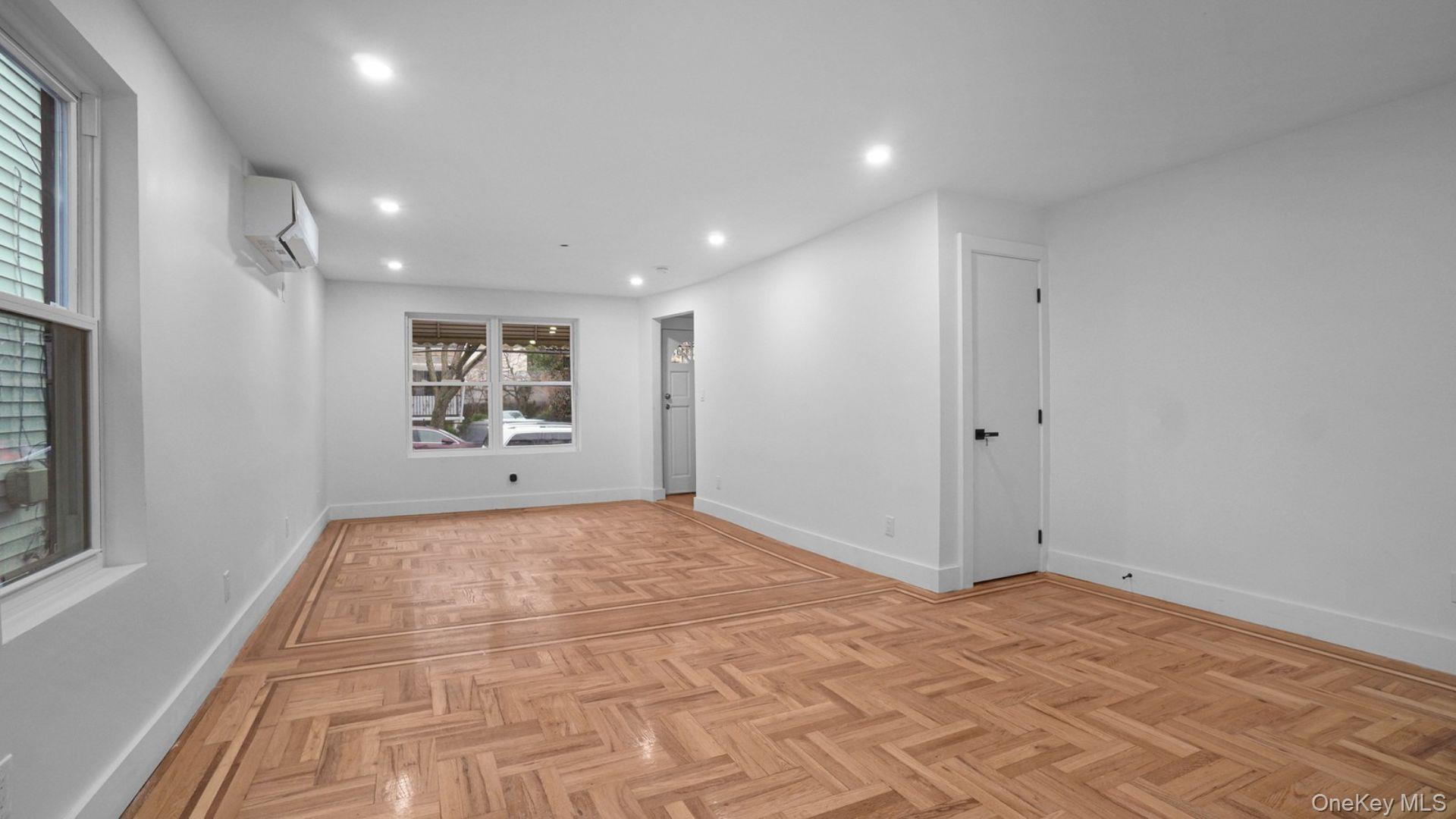 #11 photo, 4365 De Reimer Avenue, Bronx , NY 10466