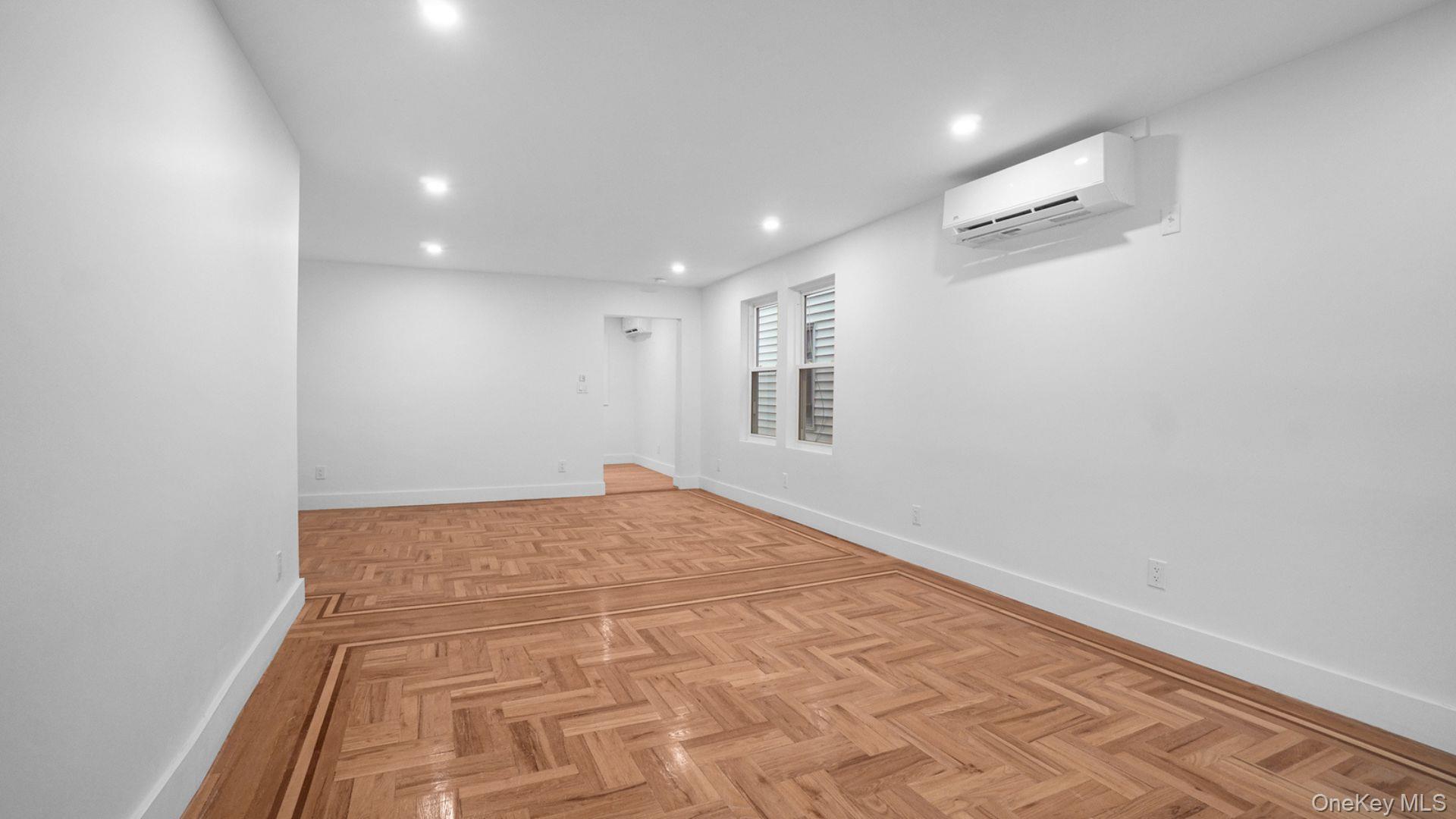 #12 photo, 4365 De Reimer Avenue, Bronx , NY 10466