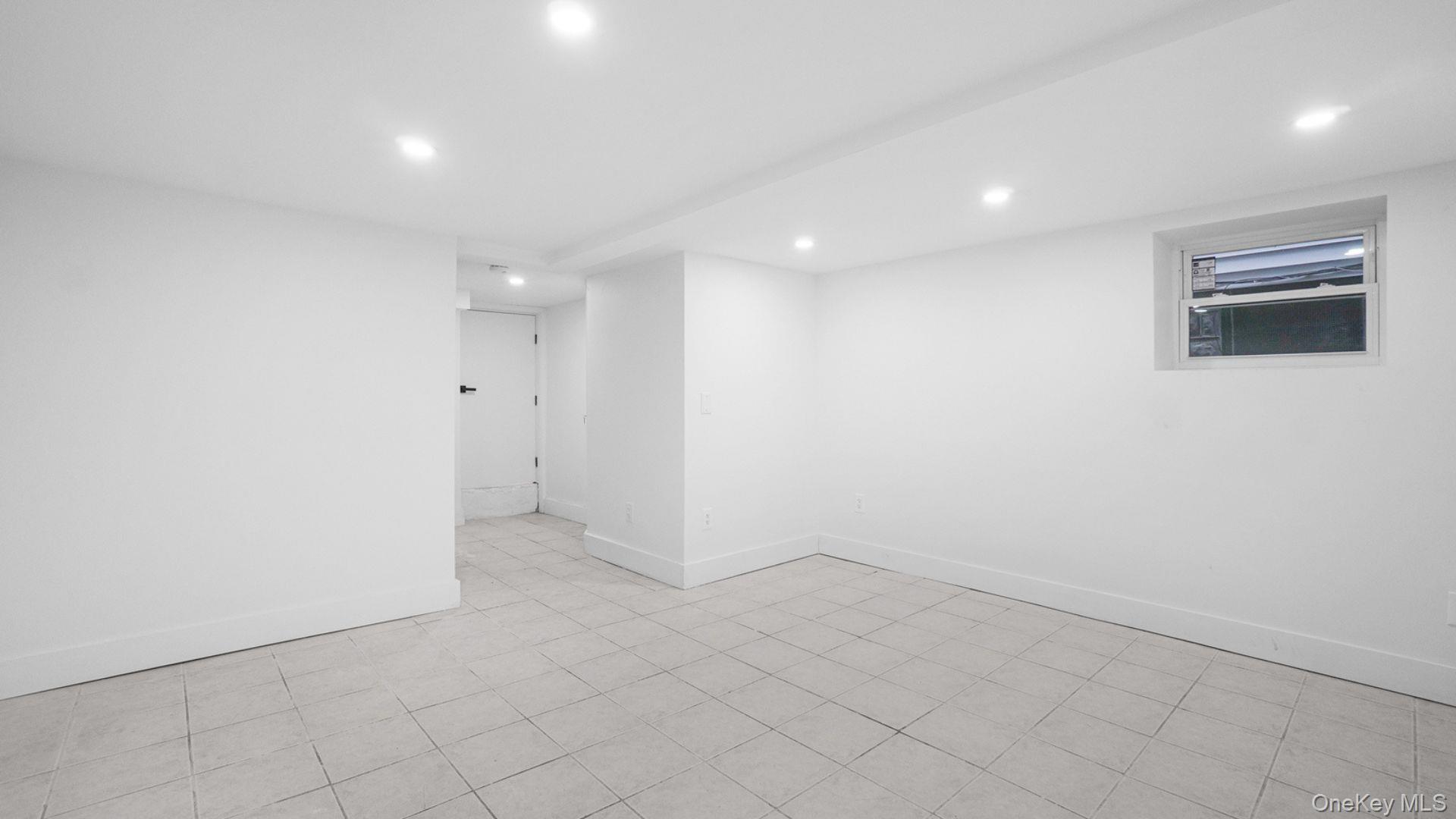 #18 photo, 4365 De Reimer Avenue, Bronx , NY 10466