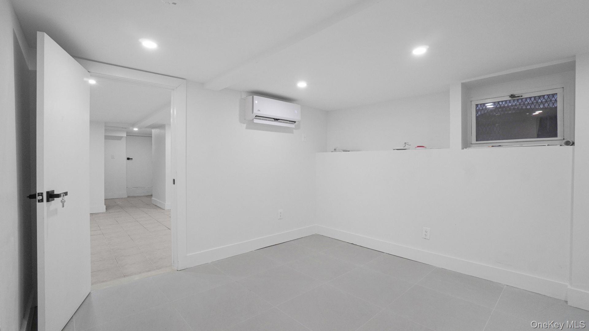 #19 photo, 4365 De Reimer Avenue, Bronx , NY 10466