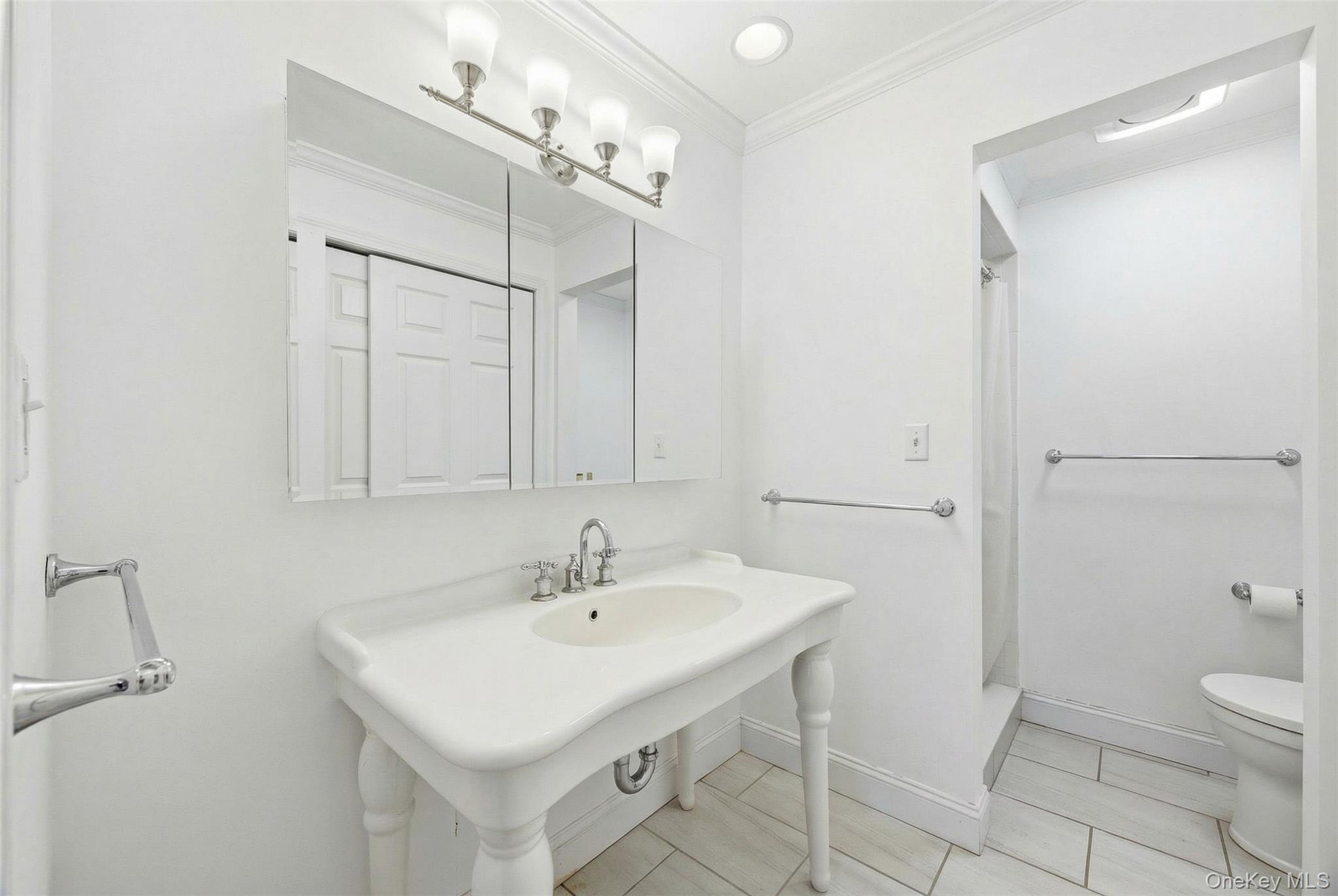 #18 photo, 1005 Colony Drive, Hartsdale , NY 10530