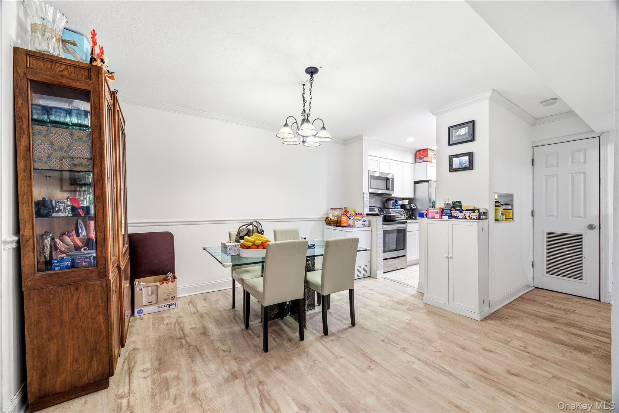 #7 photo, 1005 Colony Drive, Hartsdale , NY 10530