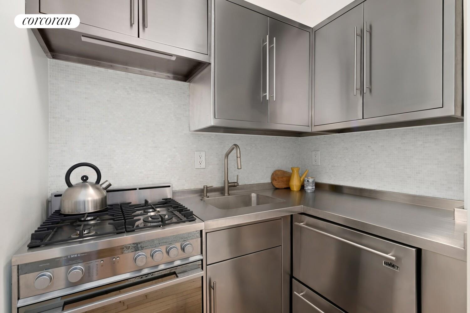 #5 photo, 81 IRVING Place, Gramercy Park , NY 10003