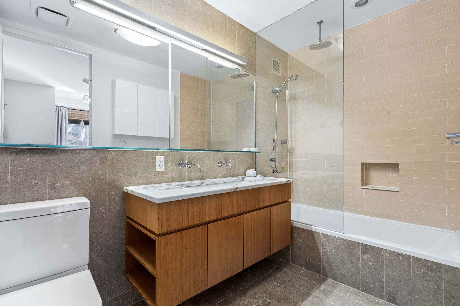 #7 photo, 406 W 45TH Street, Hell's Kitchen , NY 10036