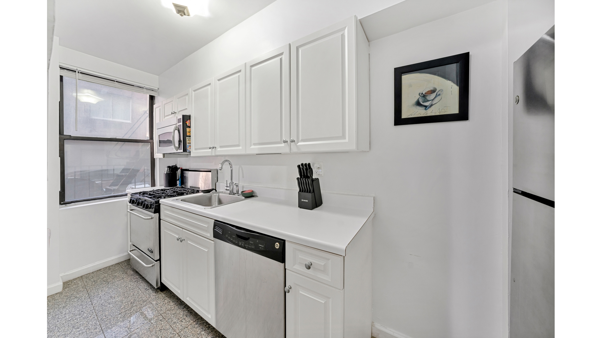 #5 photo, 142 E 49TH Street, מנהטן Turtle Bay , NY 10017