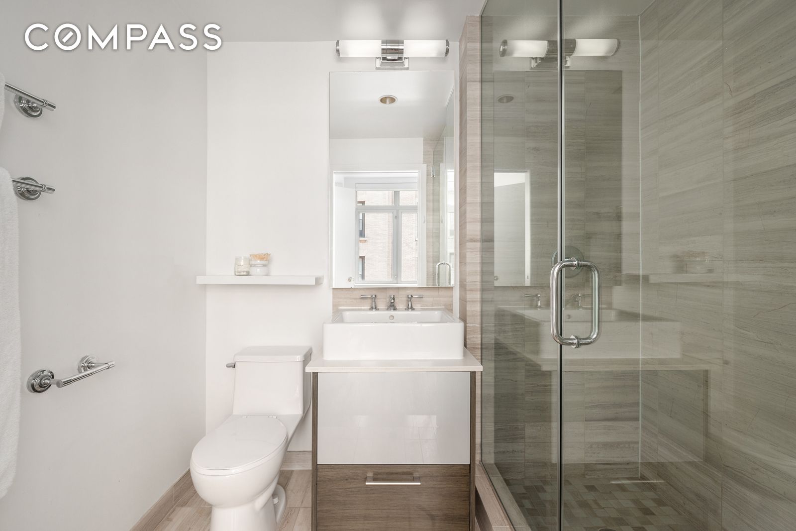 #13 photo, 125 W 22nd Street, मैनहटन Chelsea , NY 10011