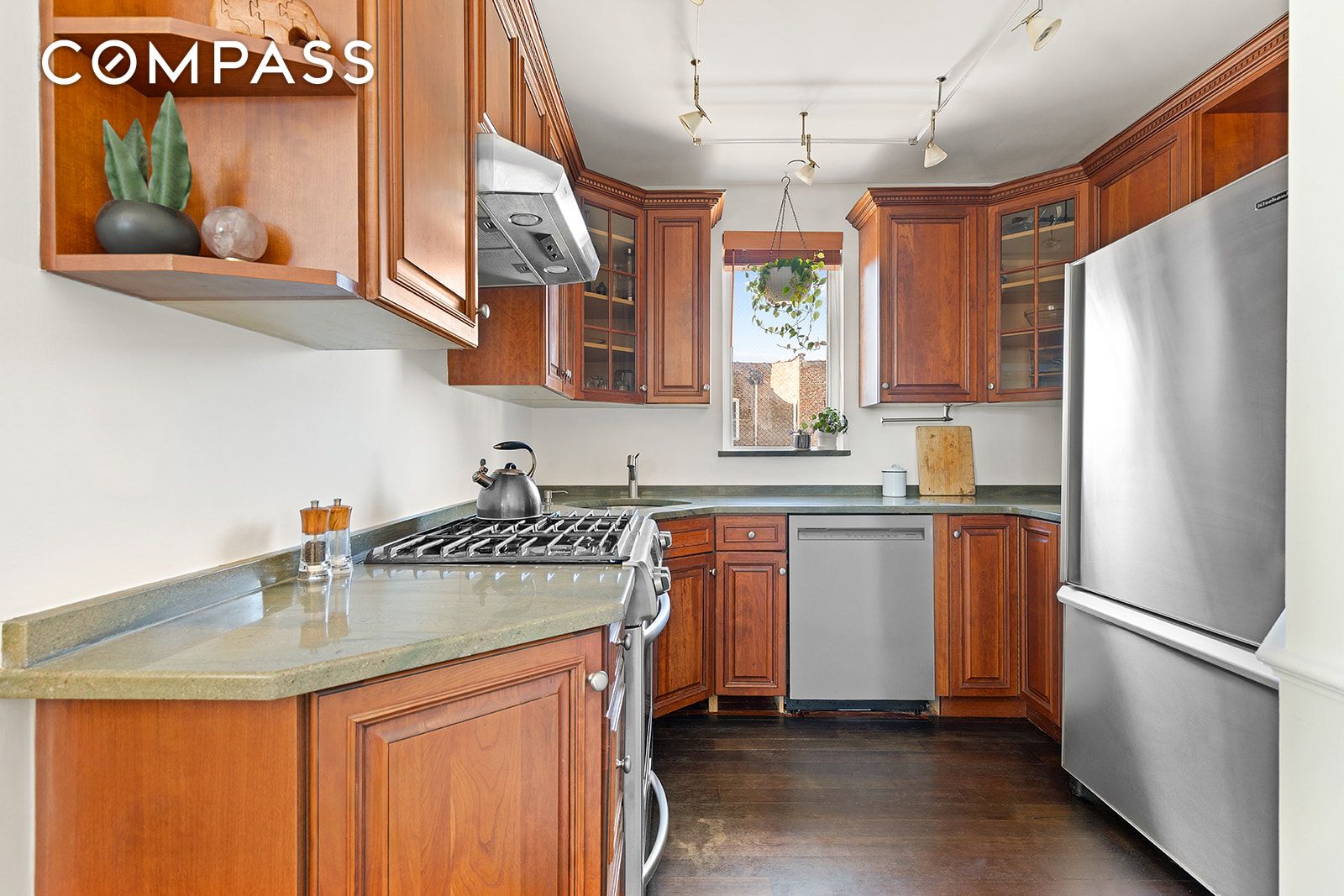 #6 photo, 127 4th Place, Carroll Gardens , NY 11231