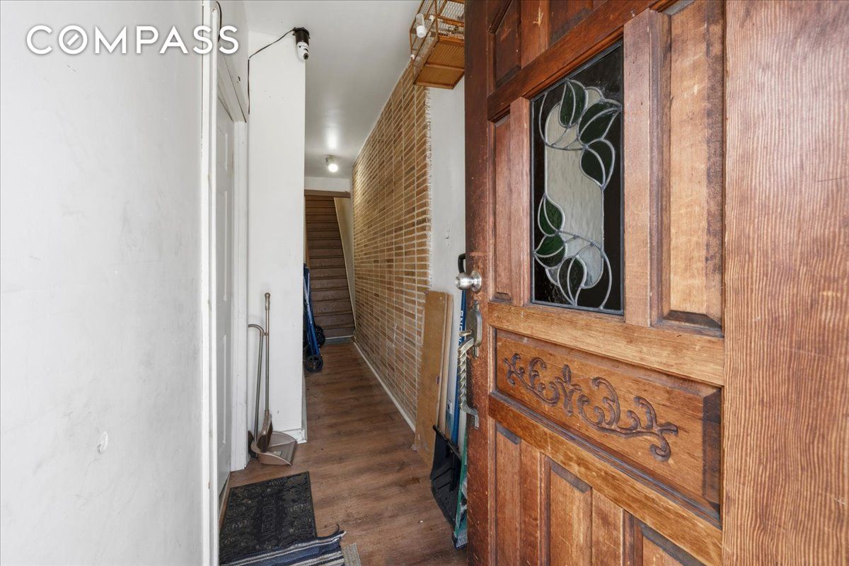 #4 photo, 956 E 87th Street, Бруклин ‖ Canarsie , NY 11236