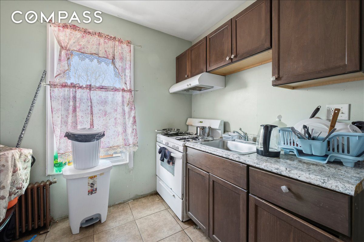 #7 photo, 956 E 87th Street, Бруклин ‖ Canarsie , NY 11236