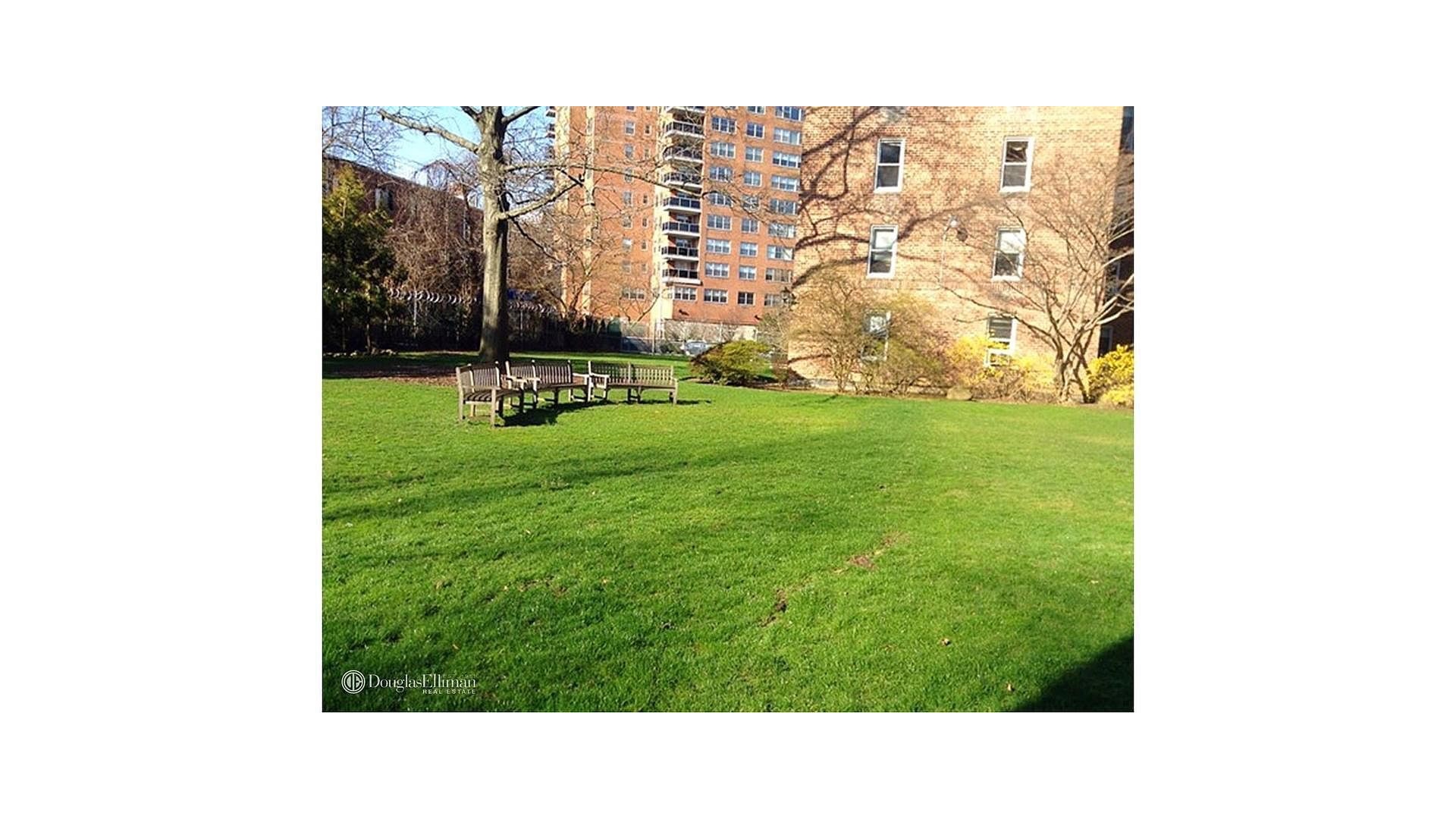 #16 photo, 112-20 72ND Drive, 皇后区 Forest Hills , NY 11375
