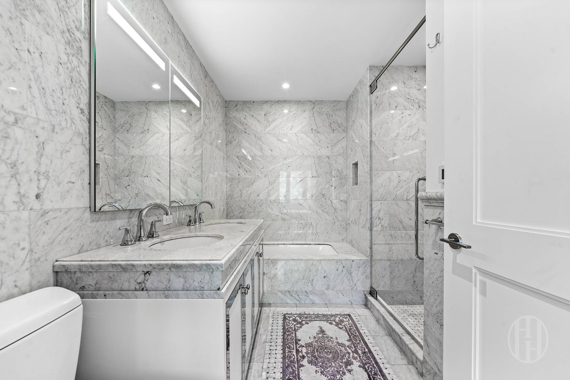 #16 photo, 225 E 19th Street, Gramercy Park , NY 10003