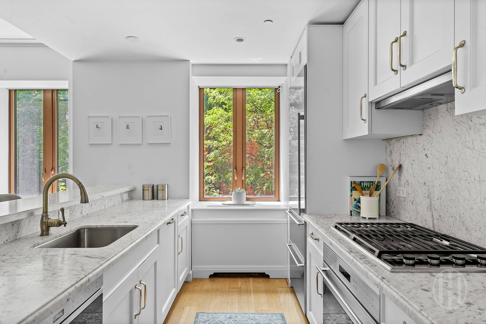 #6 photo, 225 E 19th Street, Gramercy Park , NY 10003