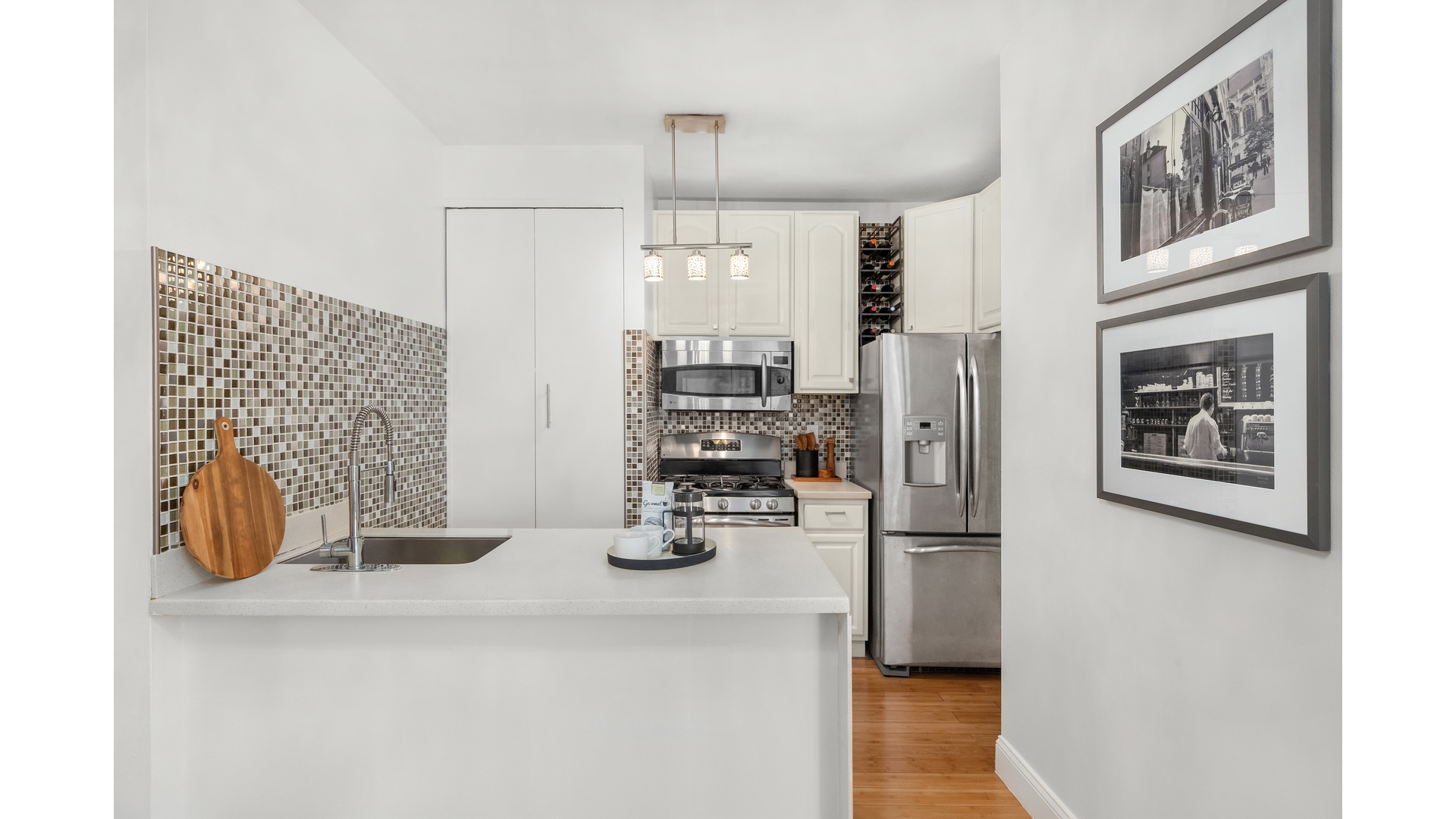 #4 photo, 393 W 49TH Street, 曼哈顿 Hell's Kitchen , NY 10019