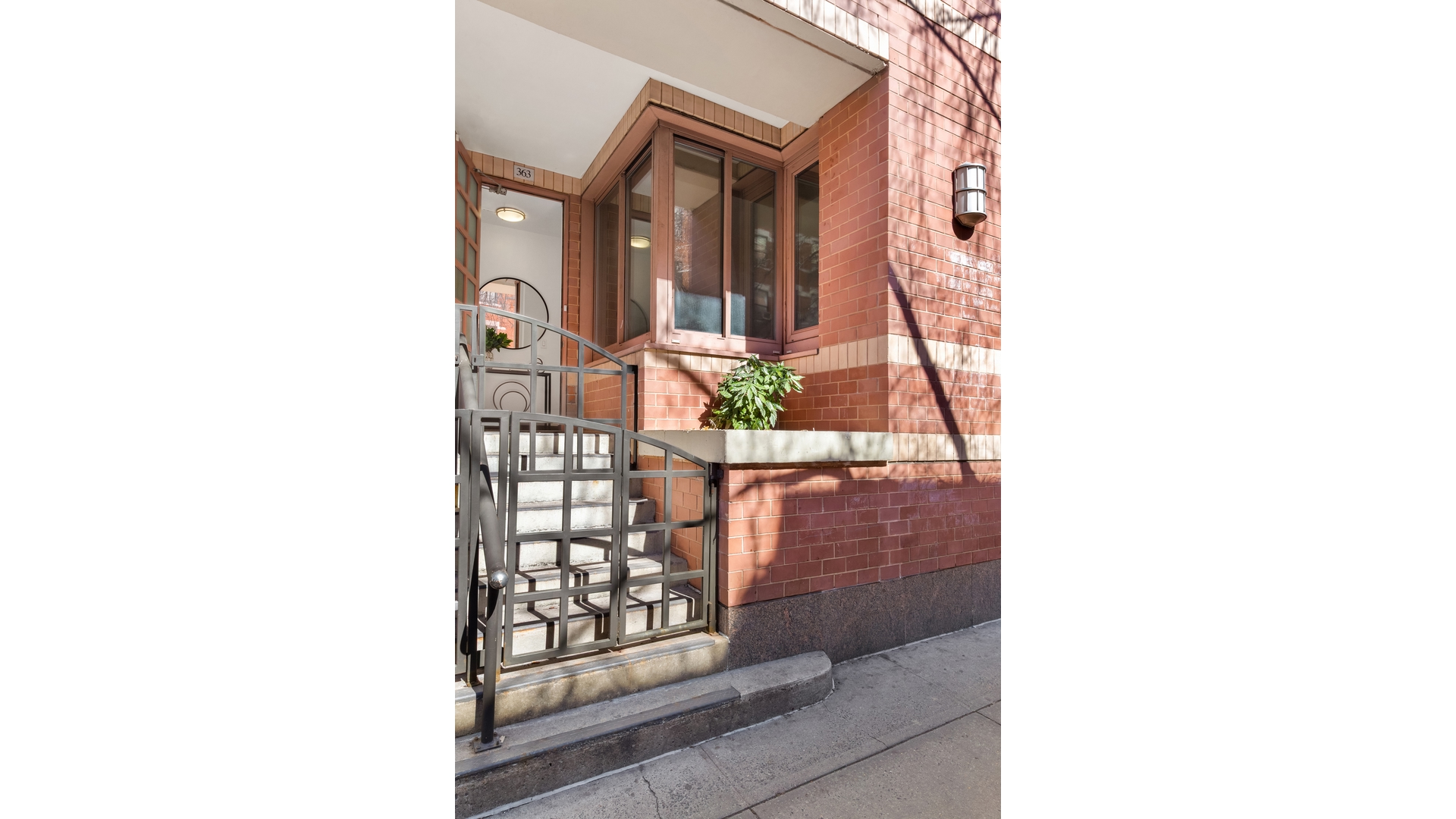 #8 photo, 393 W 49TH Street, 曼哈顿 Hell's Kitchen , NY 10019