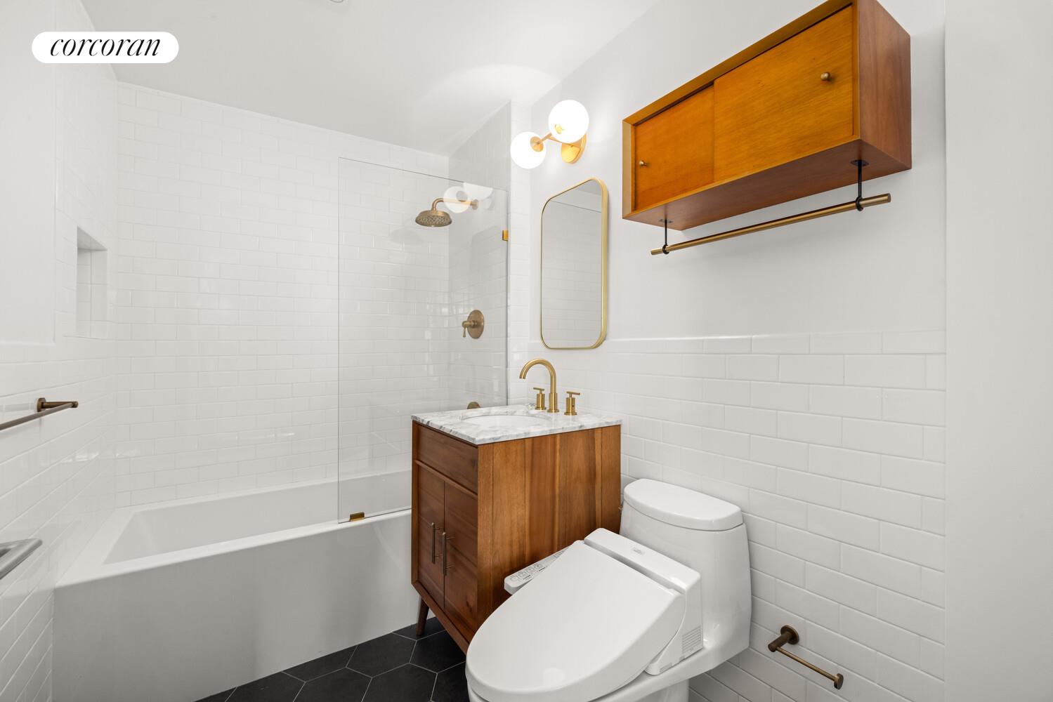 #8 photo, 14 HOPE Street, ब्रुकलीन Williamsburg , NY 11211