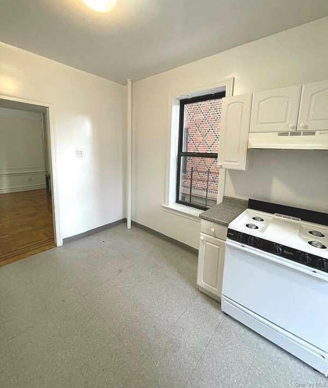 #5 photo, 42-35 159TH Street, Flushing , NY 11358