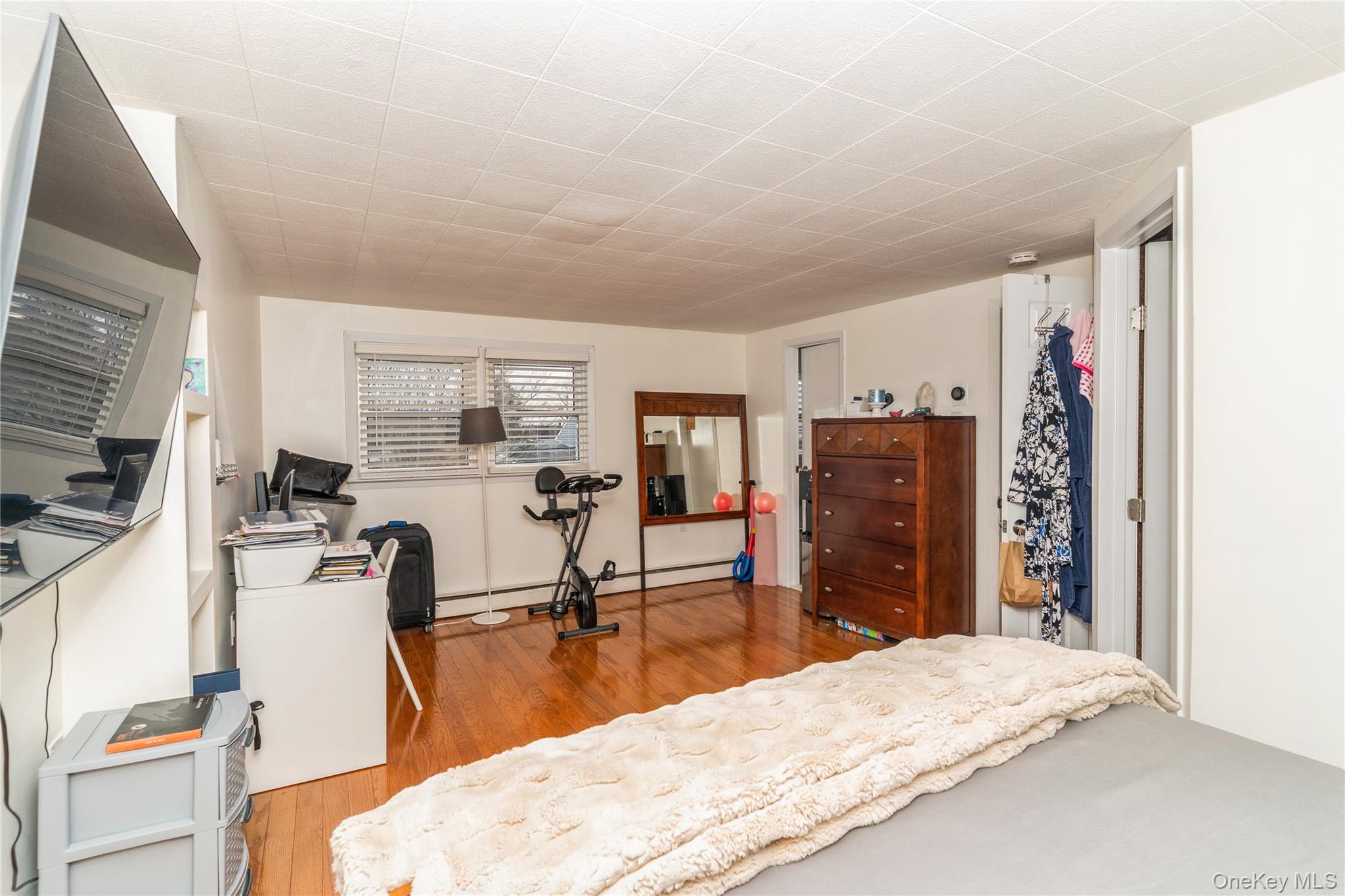 #13 photo, 20 Peacock Lane, ناسو Levittown , NY 11756