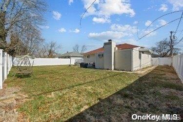 #12 photo, 916 N Clinton Avenue, Lindenhurst , NY 11757