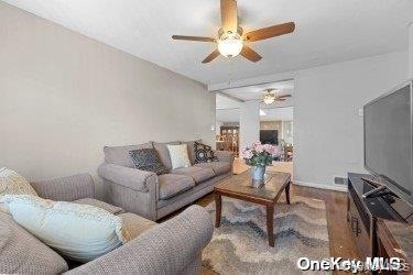 #5 photo, 916 N Clinton Avenue, Lindenhurst , NY 11757