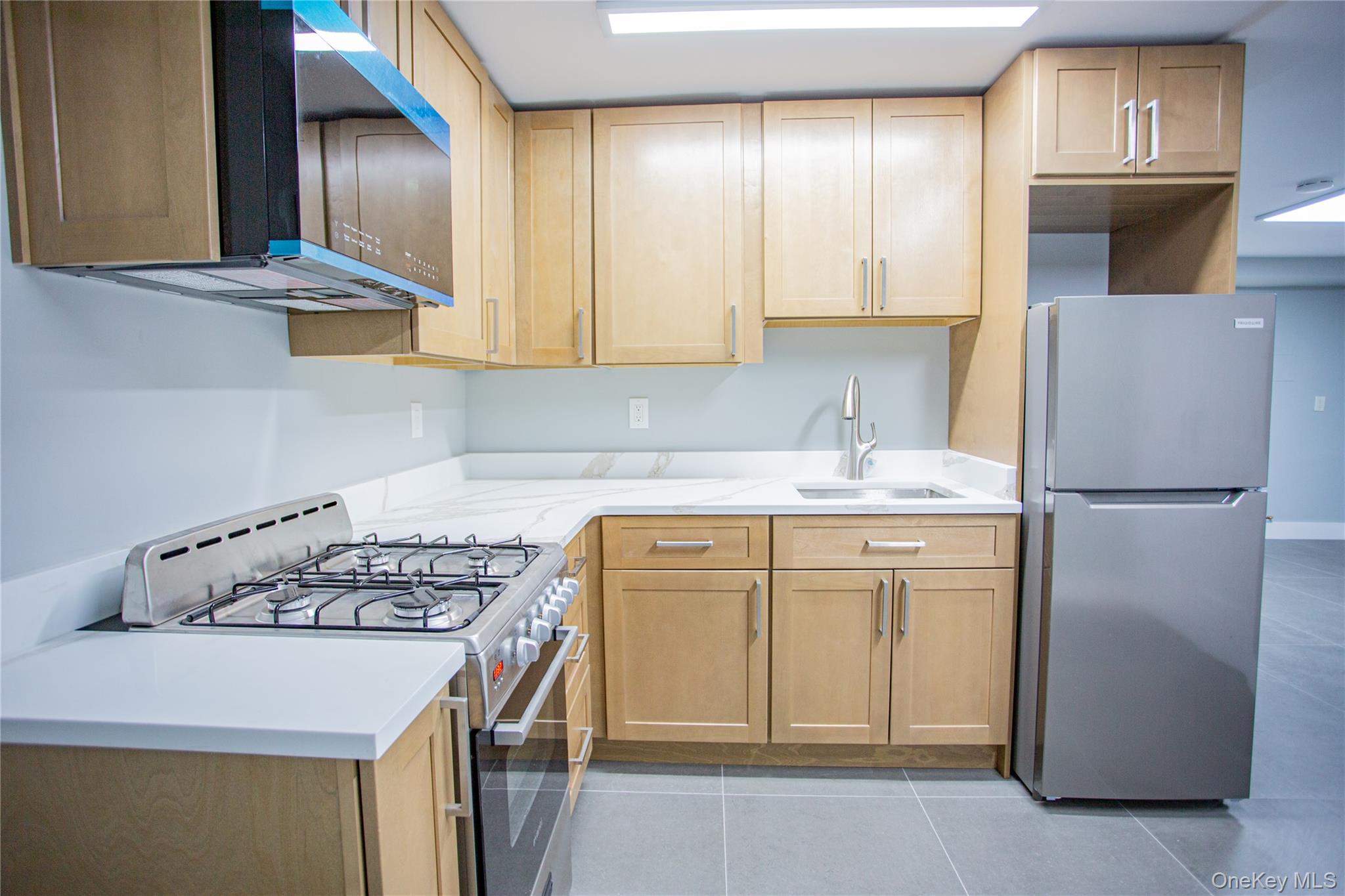 #4 photo, 470 E Broadway, ناسو Long Beach , NY 11561