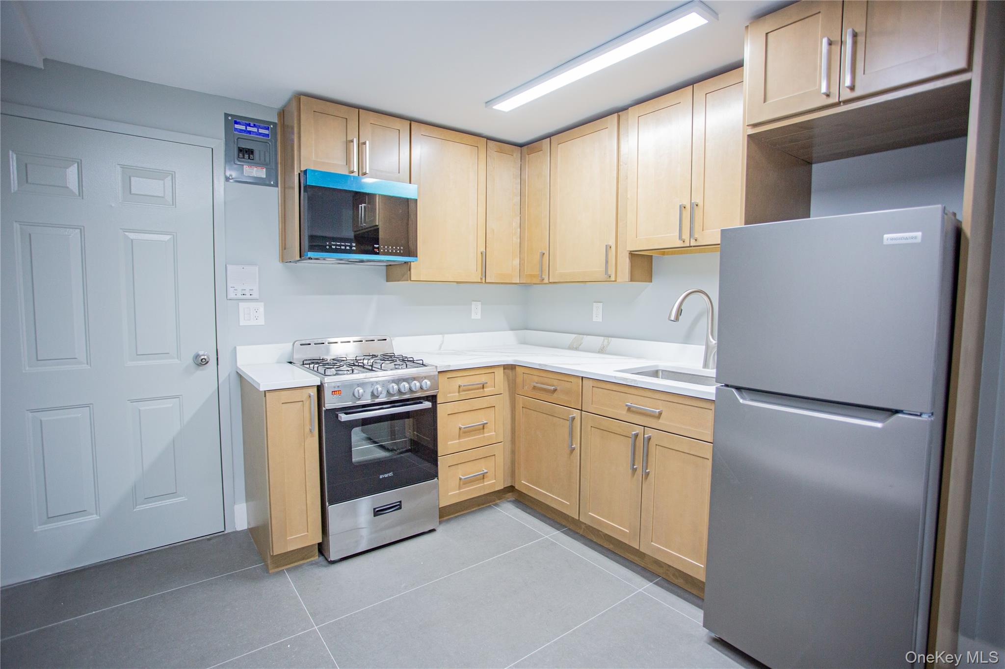 #6 photo, 470 E Broadway, ناسو Long Beach , NY 11561