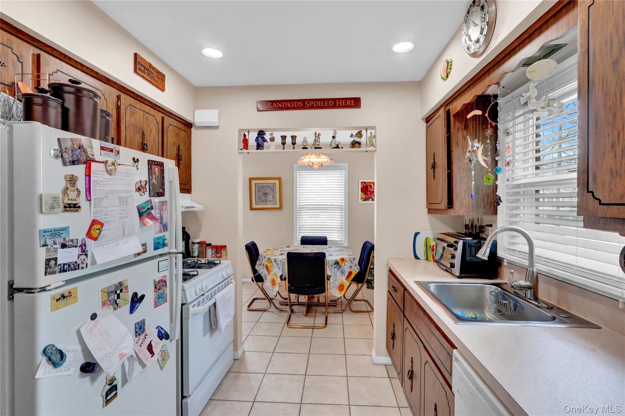 #10 photo, 1020 N 5th Street, New Hyde Park , NY 11040