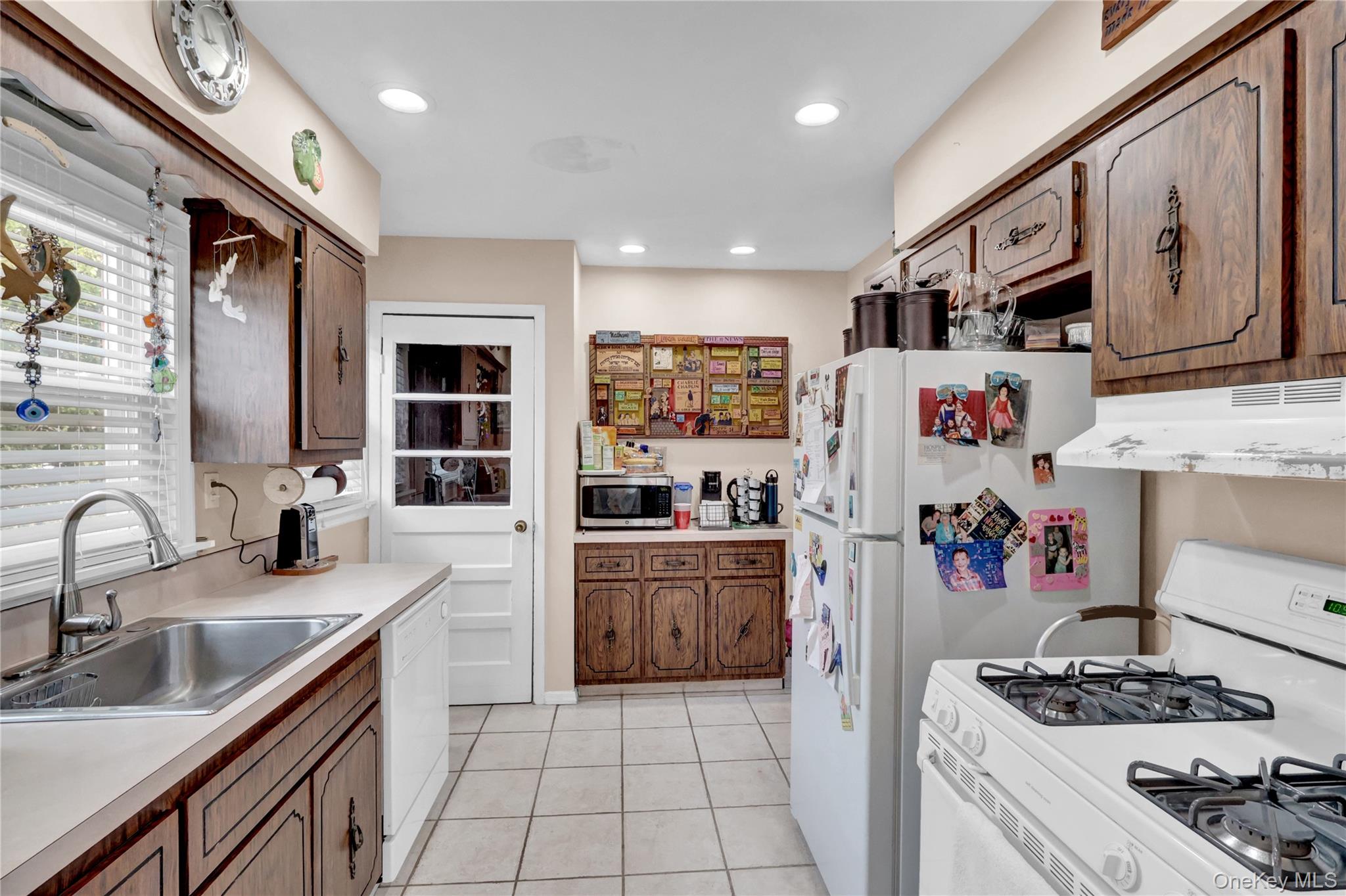 #11 photo, 1020 N 5th Street, New Hyde Park , NY 11040