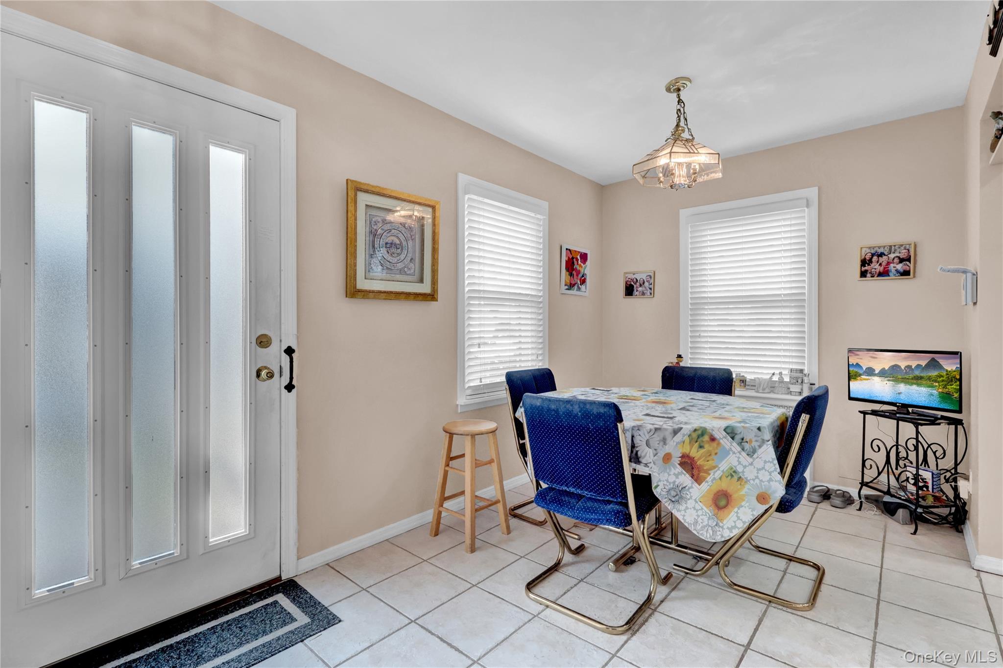 #7 photo, 1020 N 5th Street, New Hyde Park , NY 11040