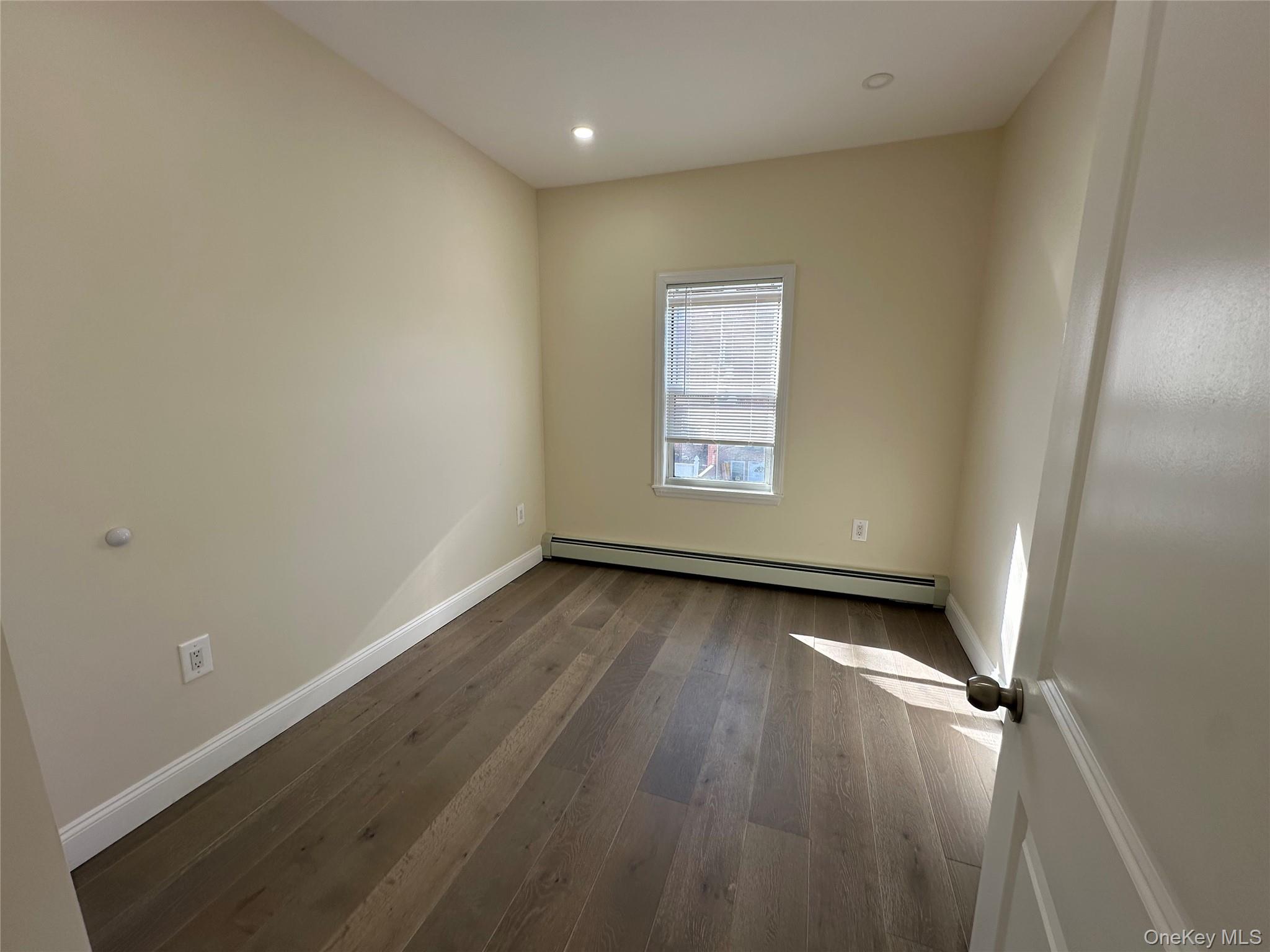 #12 photo, 61-12 160th Street, Куинс ‖ Fresh Meadows , NY 11365