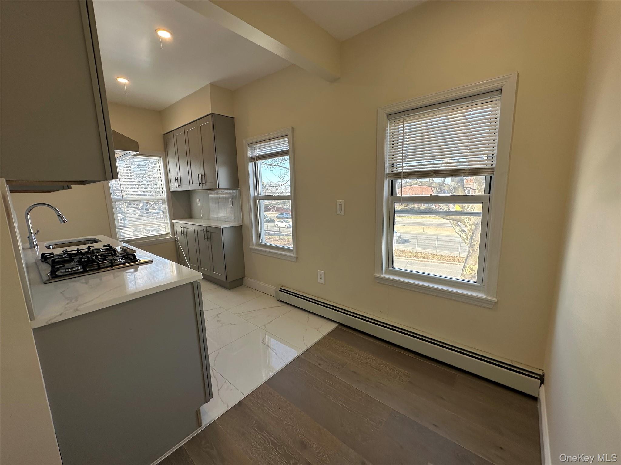 #13 photo, 61-12 160th Street, Куинс ‖ Fresh Meadows , NY 11365