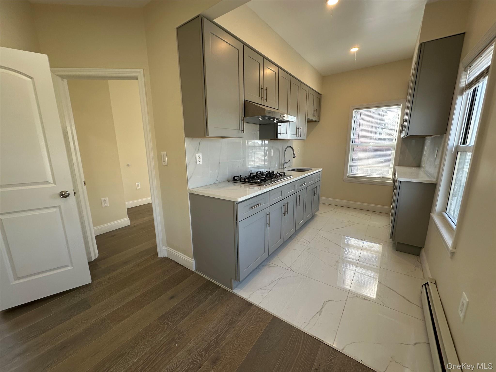 #4 photo, 61-12 160th Street, Куинс ‖ Fresh Meadows , NY 11365