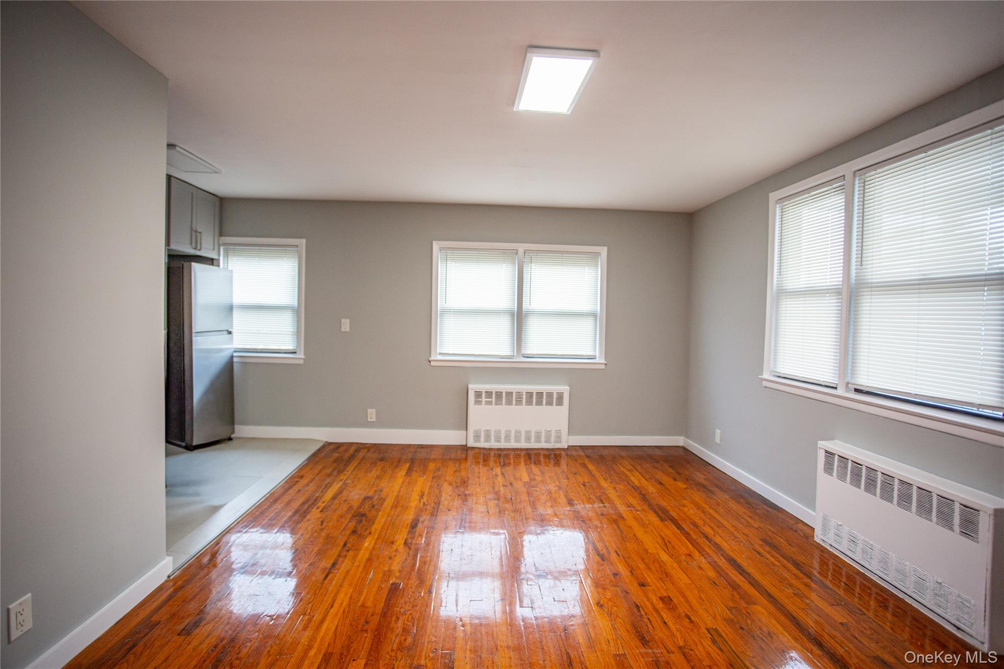 #7 photo, 470 E Broadway, ناسو Long Beach , NY 11561