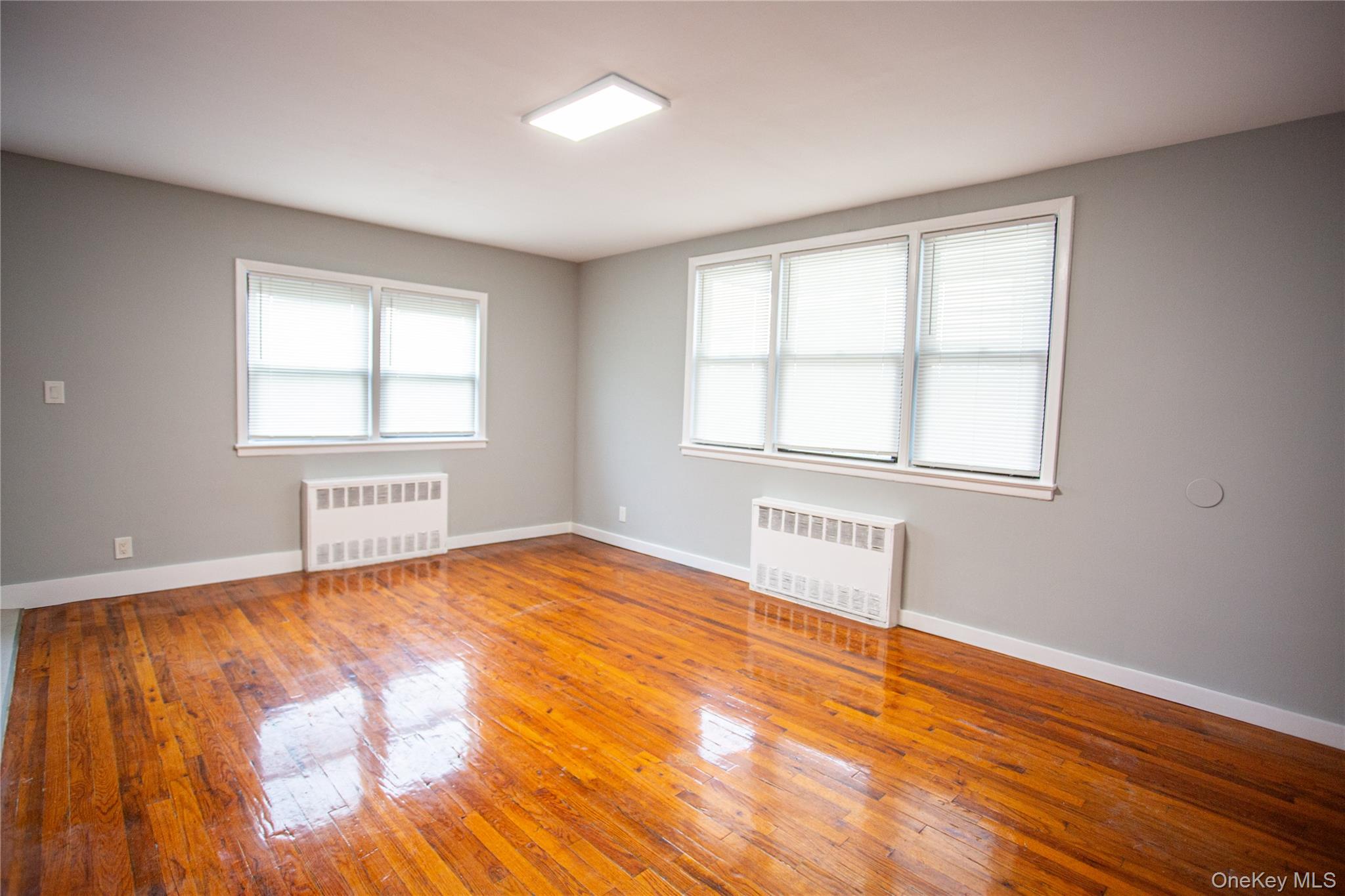 #8 photo, 470 E Broadway, ناسو Long Beach , NY 11561