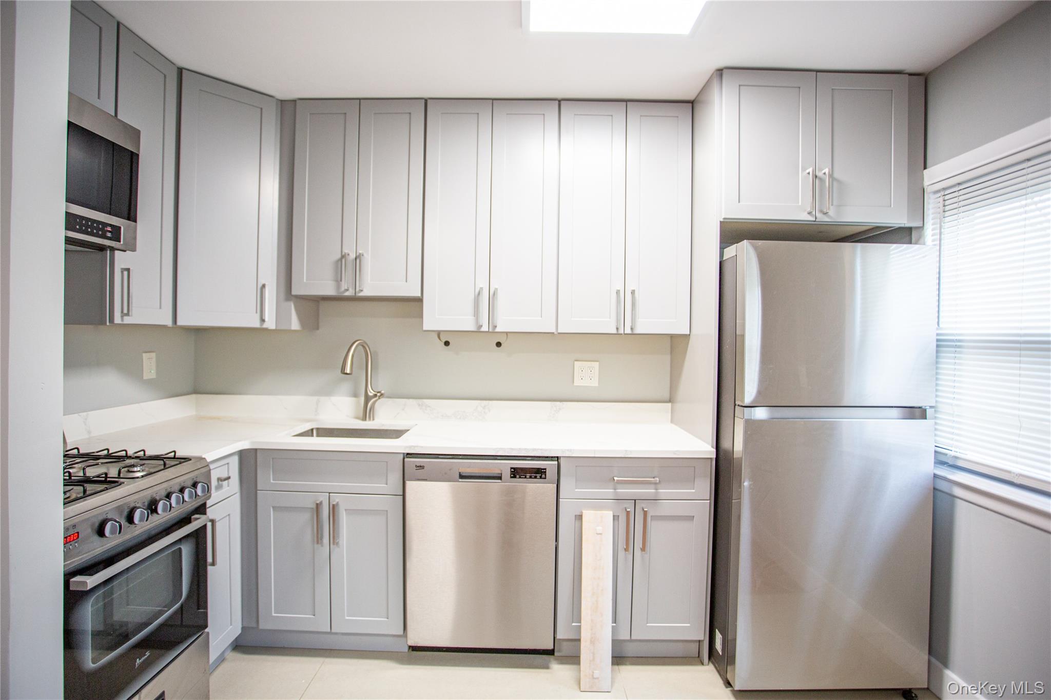 #9 photo, 470 E Broadway, ناسو Long Beach , NY 11561