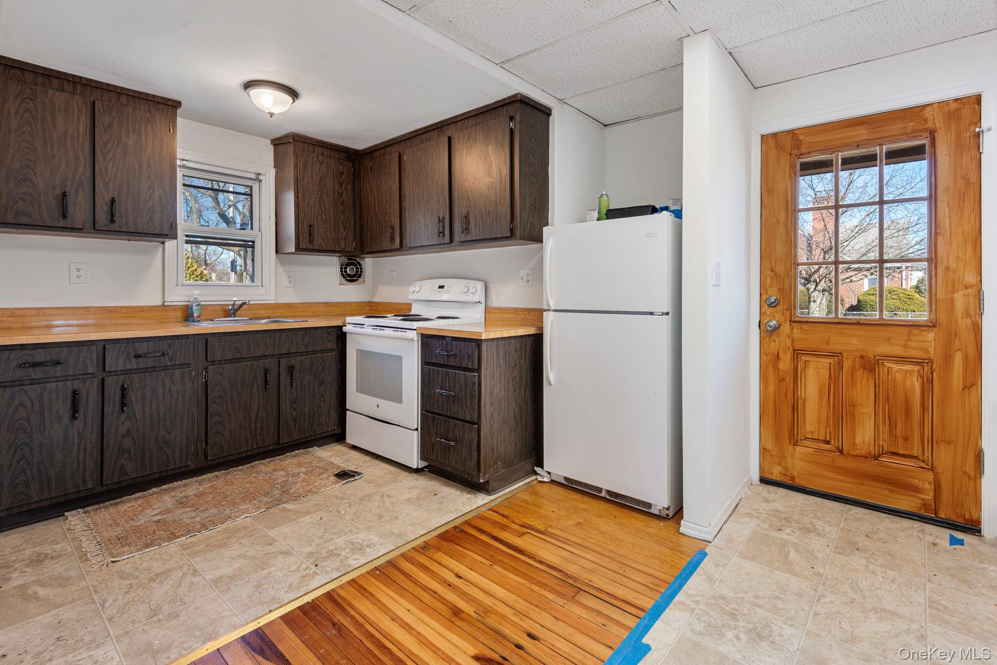 #13 photo, 500 5th Avenue, Саффолк ‖ East Northport , NY 11731