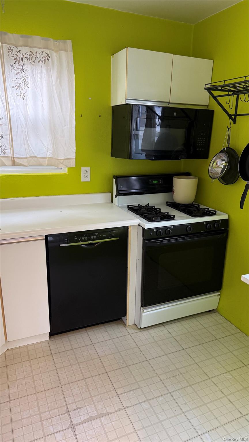 #2 photo, 1072 Fenwood Drive, 長島 Valley Stream , NY 11580