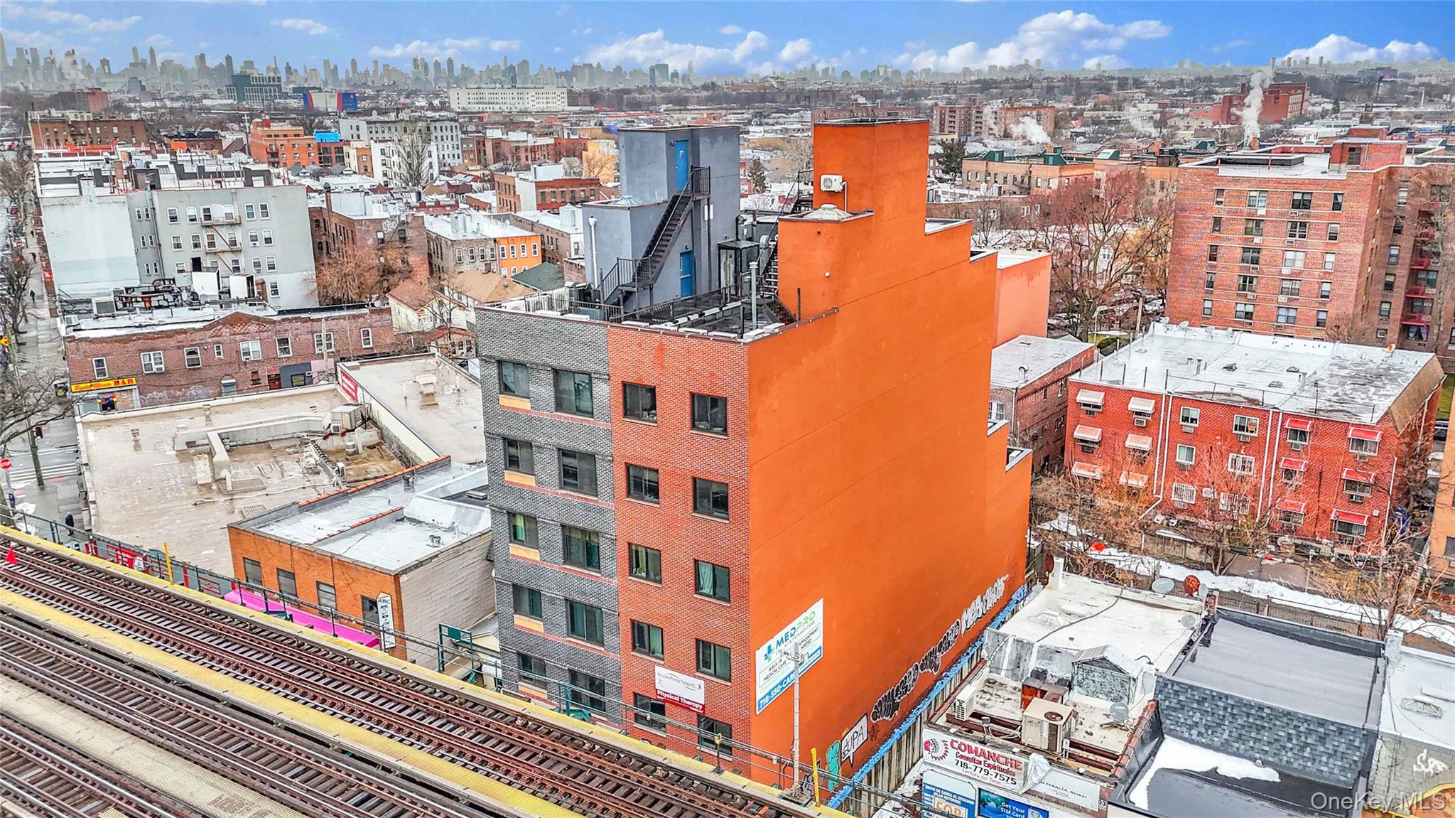 #1 photo, 65-27 Roosevelt Ave, 皇后區 Woodside , NY 11377