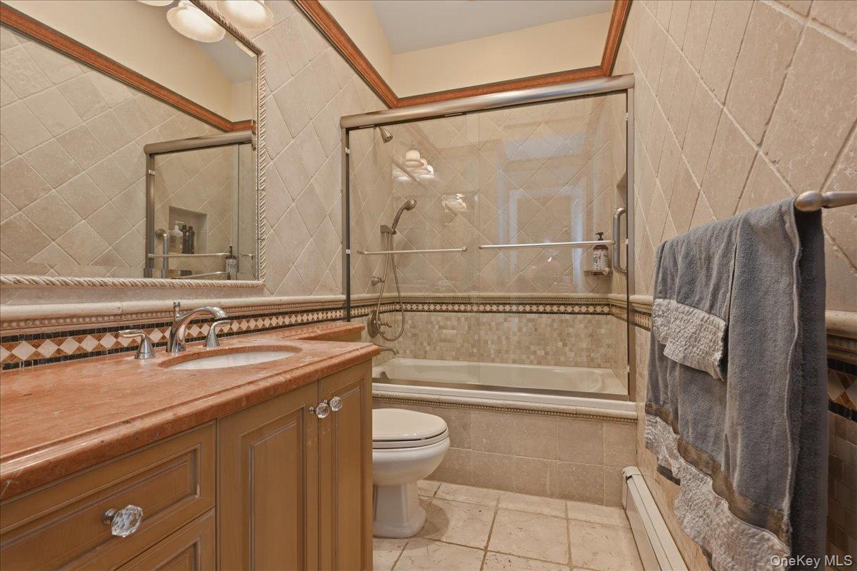 #20 photo, 881 Buckley Place, Westbury , NY 11590