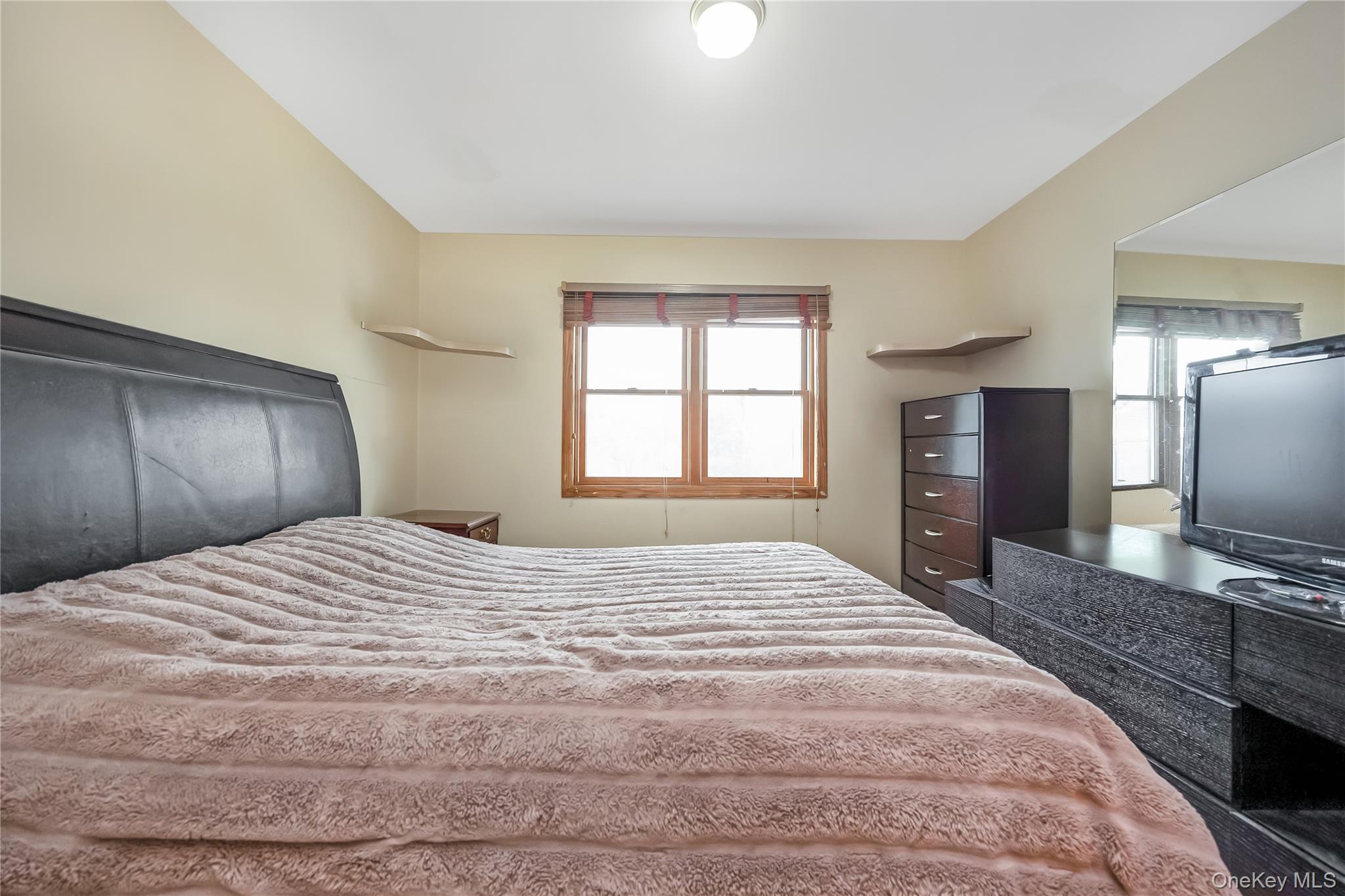 #17 photo, 8 Alexander Avenue, Farmingdale , NY 11735