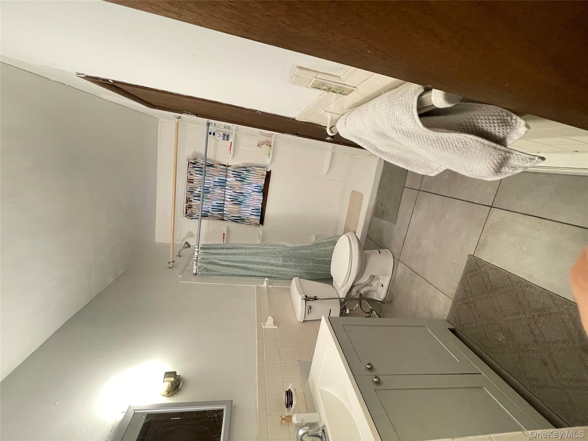 #5 photo, 8 Albie Drive, Hyde Park , NY 12538