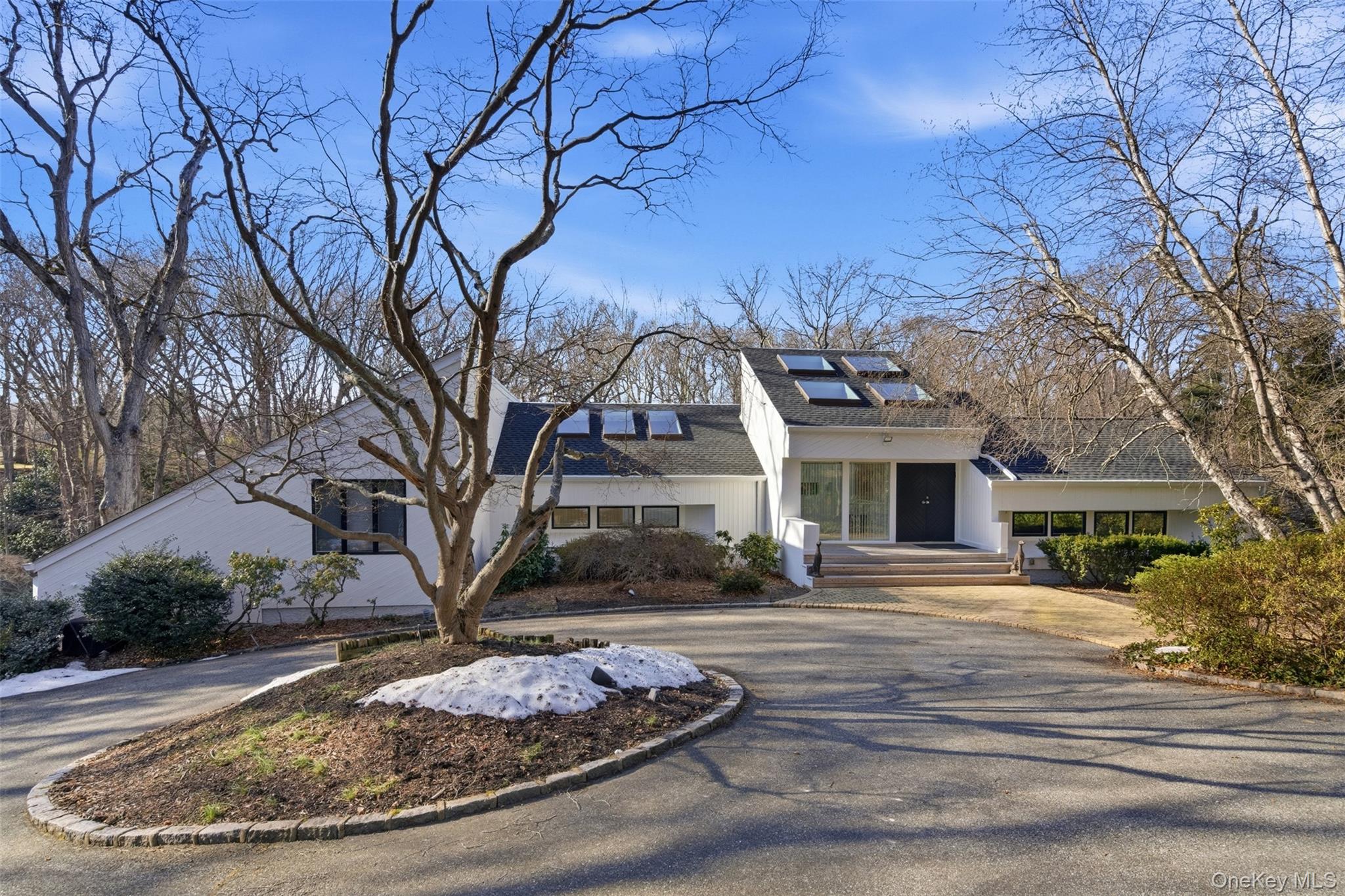 #3 photo, 5 Waterford Way, नासाउ काउंटी Syosset , NY 11791