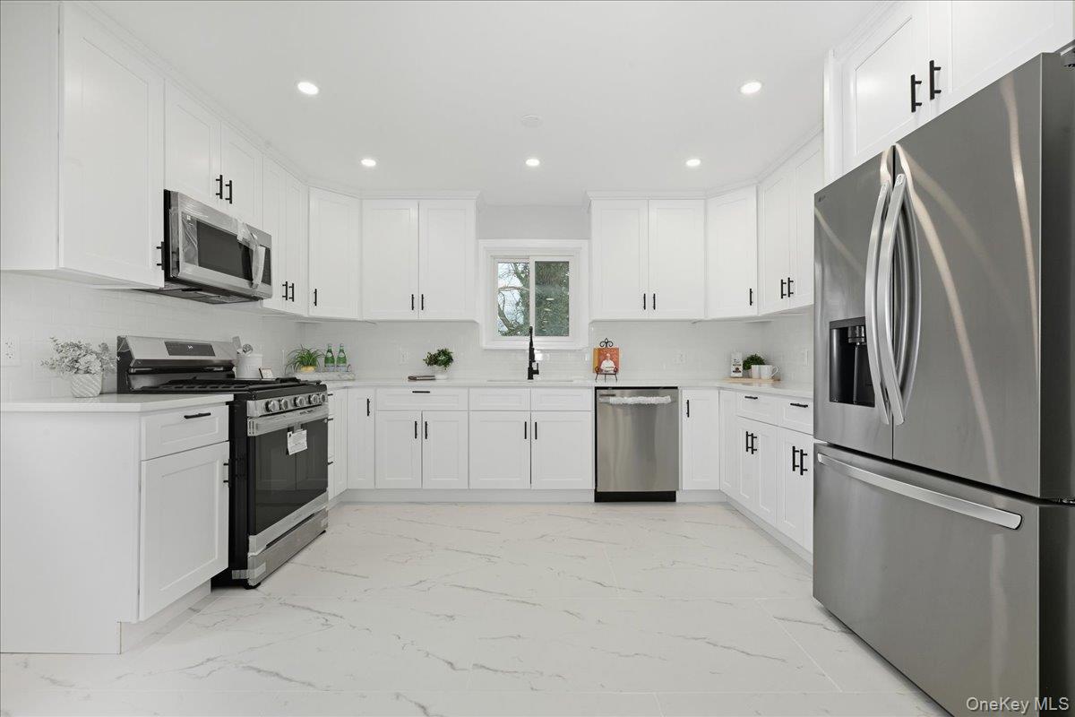 #17 photo, 557 Southside Avenue, Freeport , NY 11520