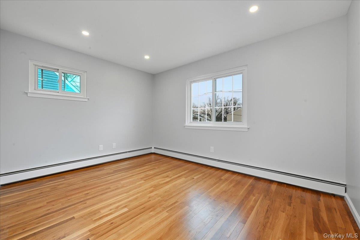 #19 photo, 557 Southside Avenue, Freeport , NY 11520